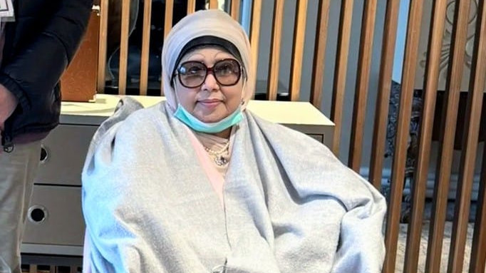 লন্ডন থেকে ঢাকার পথে খালেদা জিয়া