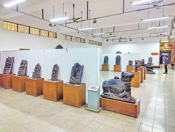 জাদুঘর শুন্য, ইতিহাস নিঃসঙ্গ, সমস্যা কোথায়?