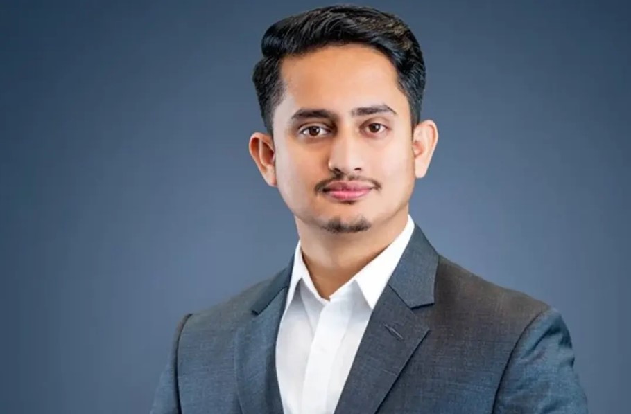 ক্ষমা চাইতে সারজিস আলমকে আইনি নোটিশ