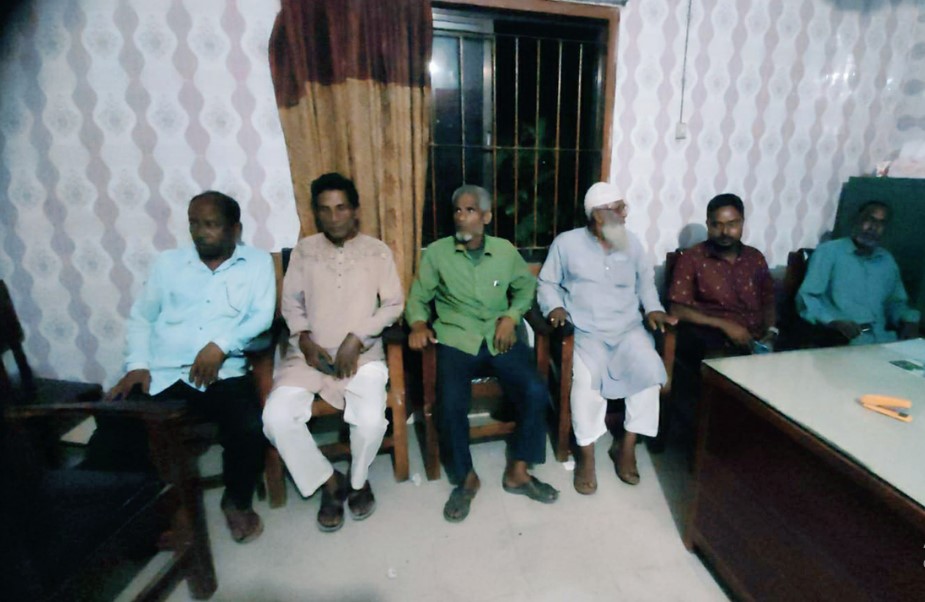 চাল বিতরণে ঘুষ: বোদায় ১১ ইউপি সদস্য আটক