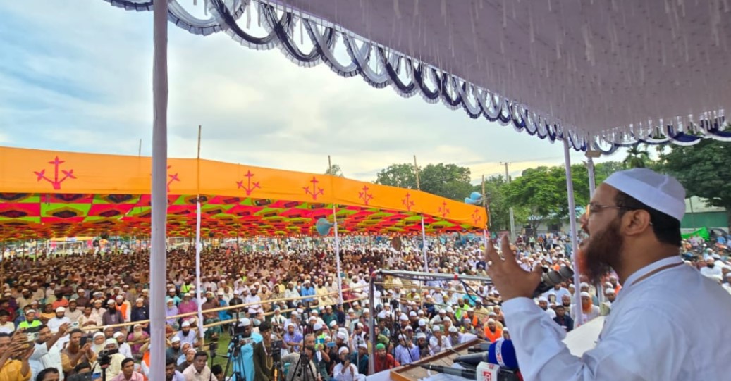 আওয়ামী-বিএনপি একে অপরের ছায়া:চরমোনাই পীরের ভাষণে তীর্যক ইঙ্গিত