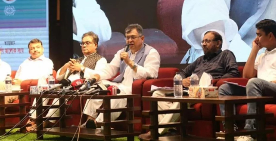 “বিদেশে যাচ্ছে মেধা, দেশে ফিরছে শূন্যতা”—সংলাপে উঠল তীব্র অভিযোগ