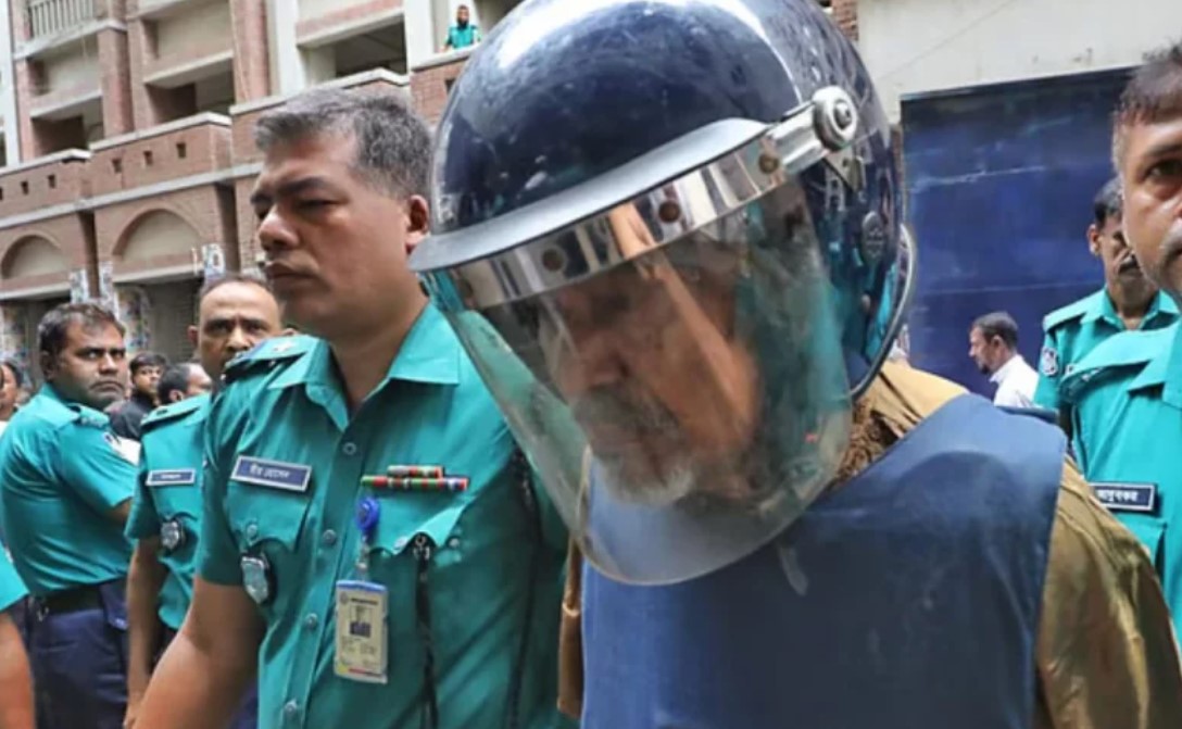 ‘আমার বুকে সার্জারি হয়েছে’—আদালতে সাবেক এমপির কান্না