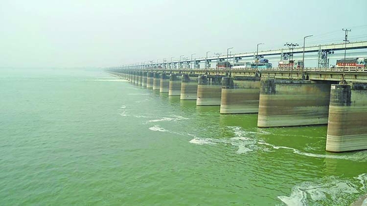 গঙ্গার পানি নিয়ে ফের টানাপোড়েন: চুক্তি বদলাতে চায় ভারত