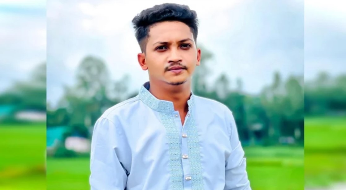 নকল হাতে পরীক্ষা কেন্দ্রে ঢুকতেই ধরা! ছাত্রদল নেতা