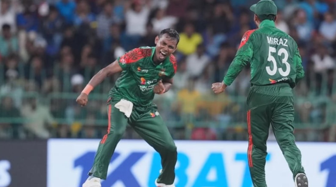 দ্বিতীয় ওয়ানডেতে ঐতিহাসিক ৫ উইকেট তানভীরের, জয় পেল বাংলাদেশ