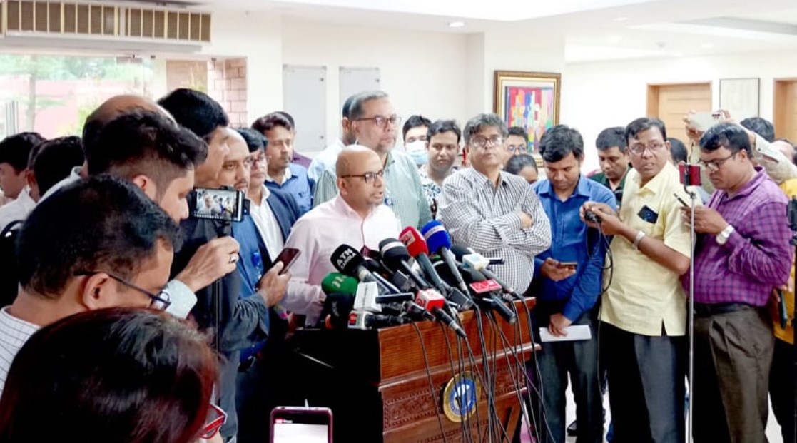 টেলিকম সংস্কারে বাধা মাফিয়া গোষ্ঠী: প্রধান উপদেষ্টার অভিযোগ
