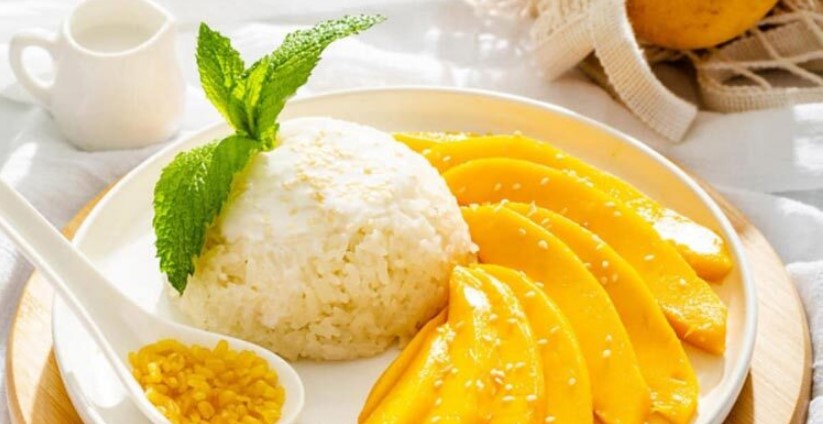 এই গরমেই ট্রাই করুন থাই ম্যাংগো স্টিকি রাইস