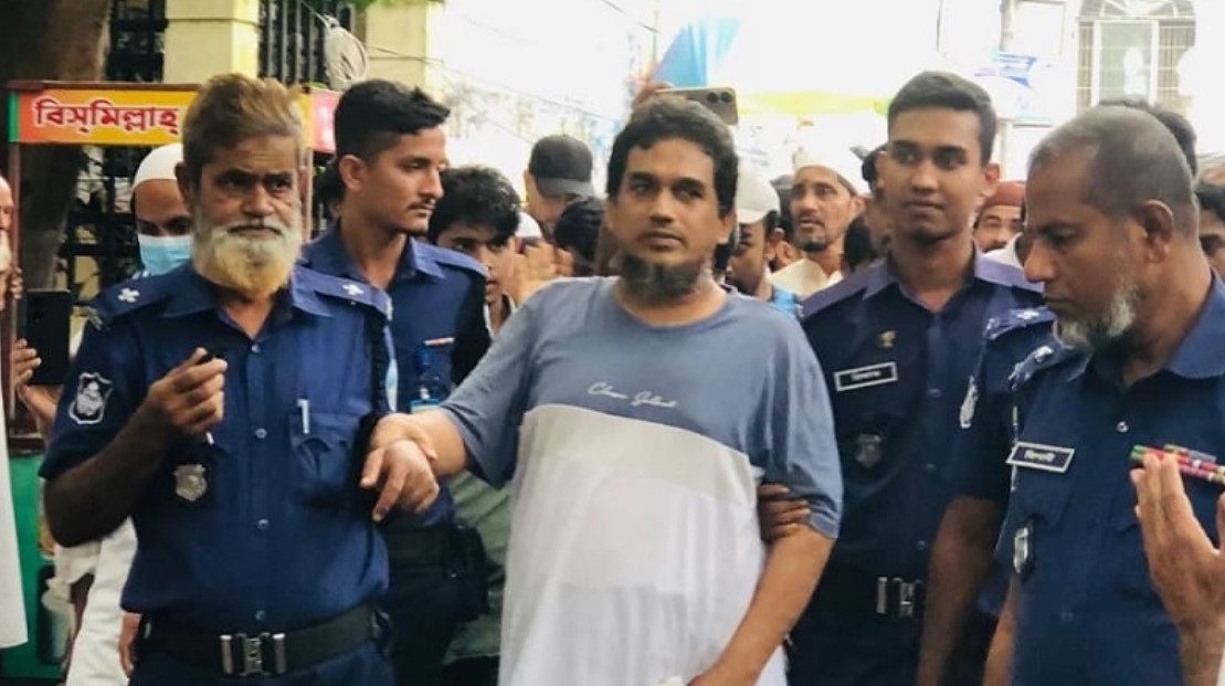 রোহিঙ্গা ক্যাম্পে চার খুনের মামলায় আরসা প্রধানের তিন দিনের রিমান্ড