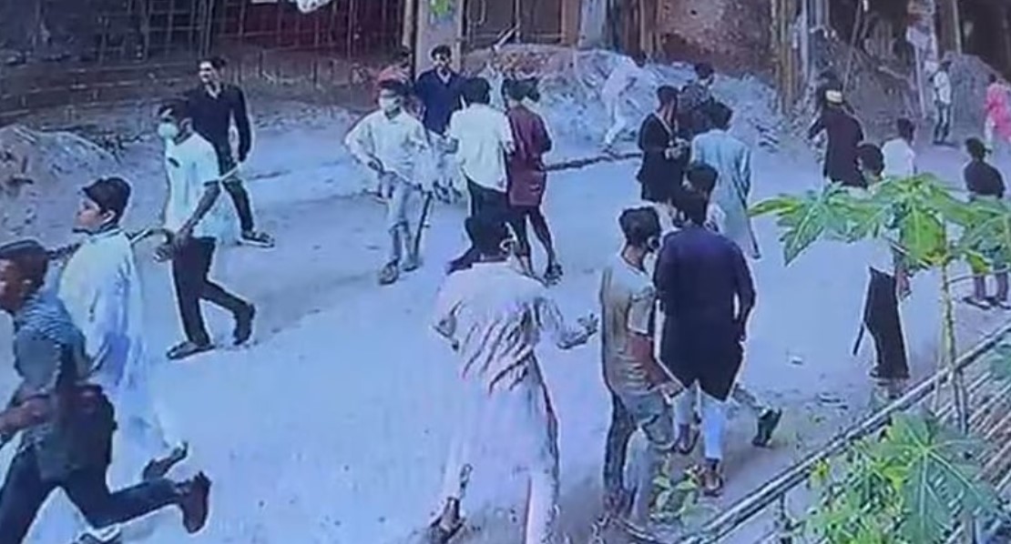 পল্লবীতে পাঁচ কোটি টাকা চাঁদা না পেয়ে গুলি ও হামলা, আহত কর্মকর্তা