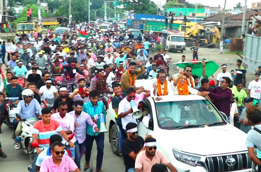 ২২ বছর পর কারামুক্ত, ঈশ্বরদীতে ফিরে ইতিহাস গড়লেন তুহিন