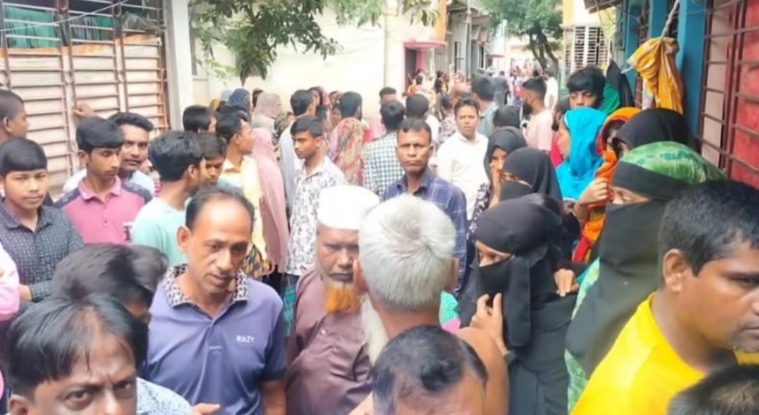 তিনটি গলা কাটা লাশ, তালাবদ্ধ ঘর: রহস্যে ঘেরা হত্যাকাণ্ড