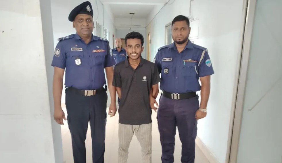 স্কুলছাত্রীদের নিয়ে টিকটক, যুবকের ছয় মাসের জেল