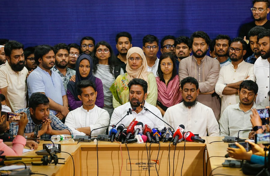 এনসিপির সংবাদ সম্মেলন: ‘আওয়ামী লীগ জঙ্গি কায়দায় হত্যাচেষ্টা চালিয়েছে’