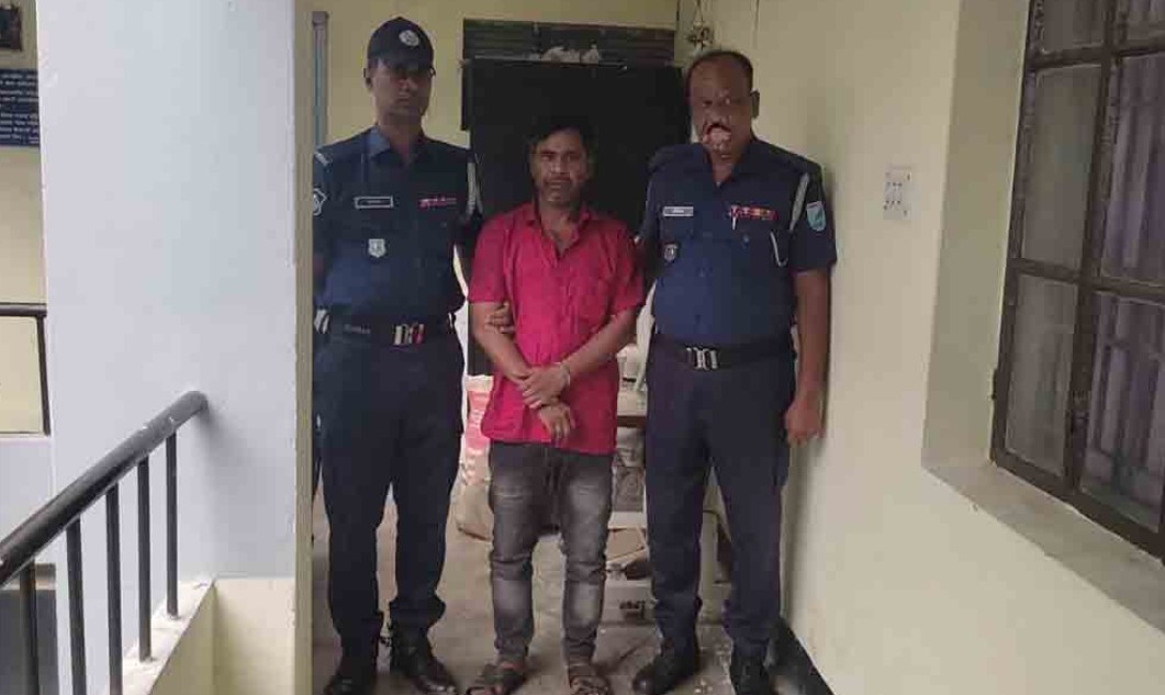 বিএনপি নেতার হাতে ধরা পড়লেন বিএনপি থেকে বহিষ্কৃত সন্ত্রাসী