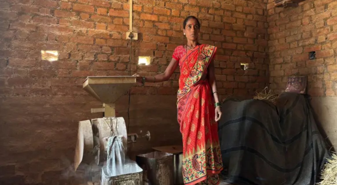 তিন বন্ধুর উদ্যোগে ১৫০ গ্রামে পৌঁছাল বিদ্যুৎ