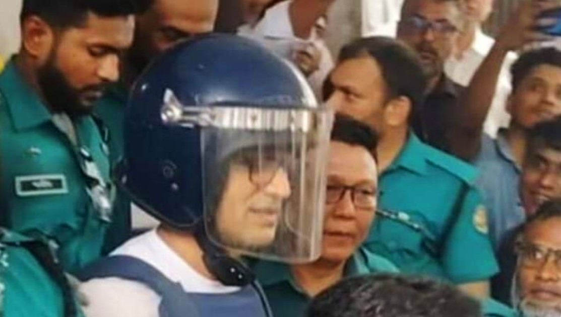 ‘ইতিহাস ক্ষমা করবে না’— আদালতে বিস্ফোরক মন্তব্য ব্যারিস্টার সুমনের