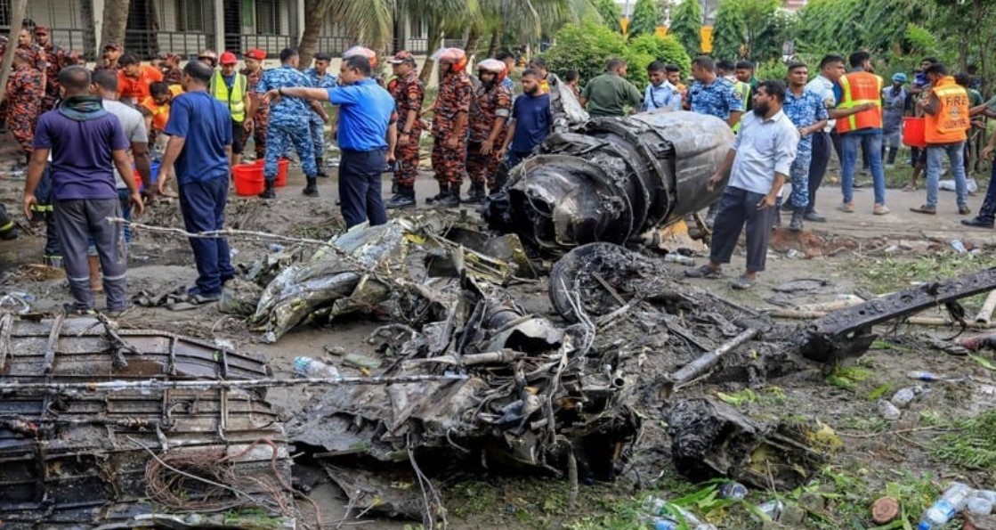 উত্তরার দুর্ঘটনায় নিহতদের স্মরণে রাষ্ট্রীয় শোক, স্থগিত হলো সরকারি কর্মসূচি