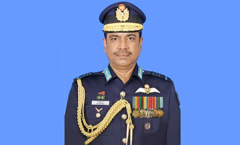 সাবেক বিমান বাহিনী প্রধান হান্নান ও স্ত্রীর বিরুদ্ধে দুদকের দুই মামলা