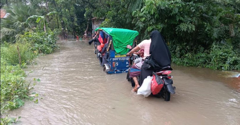 মেঘনার ভয়াবহ জোয়ারে প্লাবিত লক্ষ্মীপুর