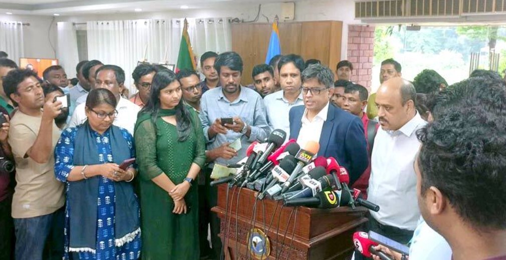 নির্বাচনে আইনশৃঙ্খলা রক্ষায় ৬০ হাজার সেনা মোতায়েন থাকবে: প্রধান উপদেষ্টার প্রেস সচিব