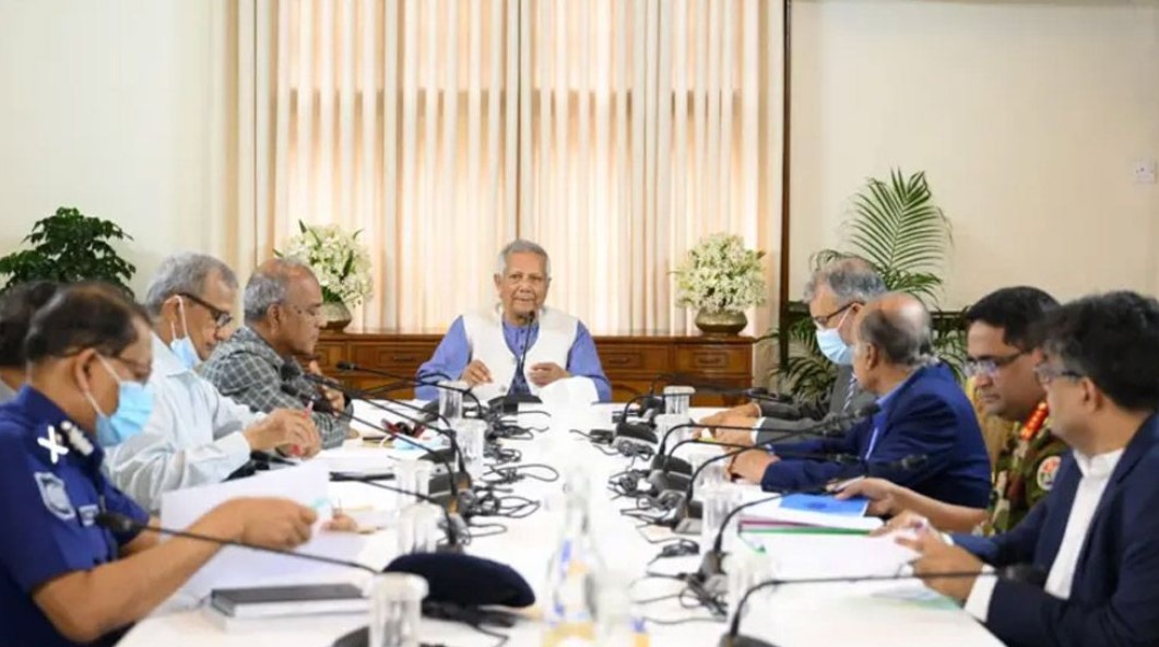 নির্বাচনে পক্ষপাত নয়, পেশাদারিত্ব নিশ্চিত করতে নির্দেশ ড. ইউনূসের