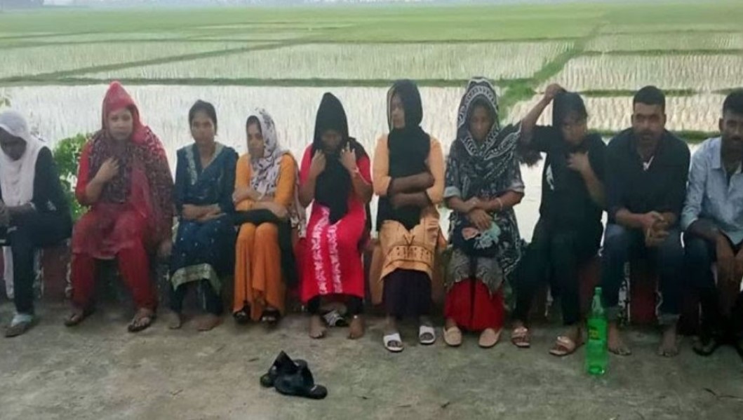 ধামইরহাট সীমান্তে ১০ বাংলাদেশিকে পুশইন করল বিএসএফ