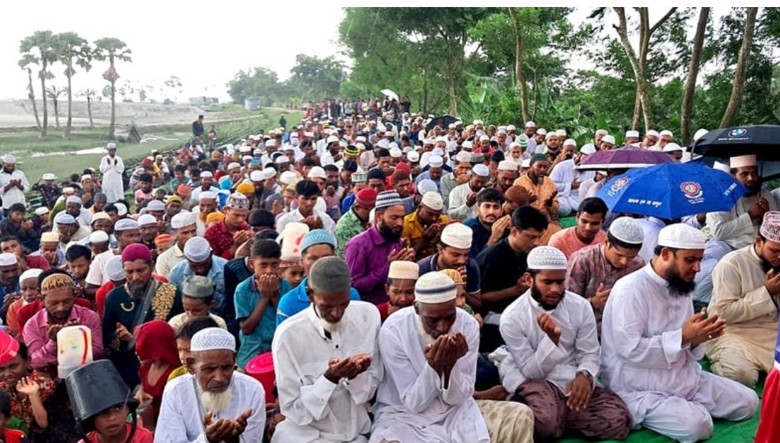 মেঘনায় নেই ইলিশ, ভোলার জেলেরা করলেন দোয়া-মোনাজাত