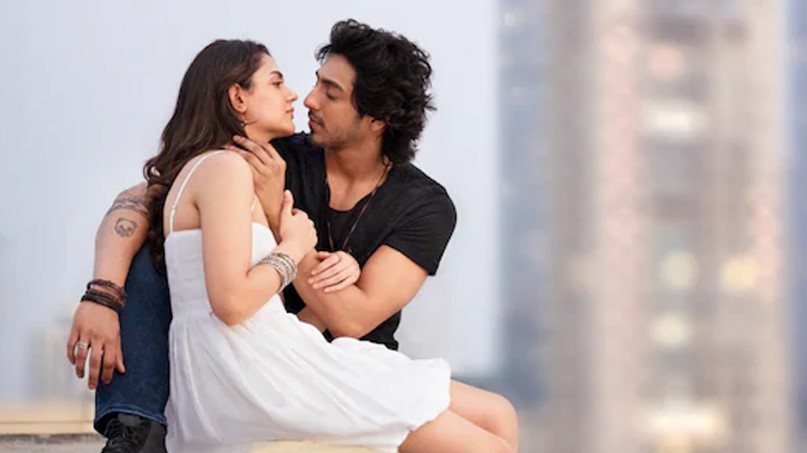 ৪৭২ কোটি আয়ের ‘সাইয়ারা’ সিনেমার নায়ক-নায়িকার পারিশ্রমিক যত