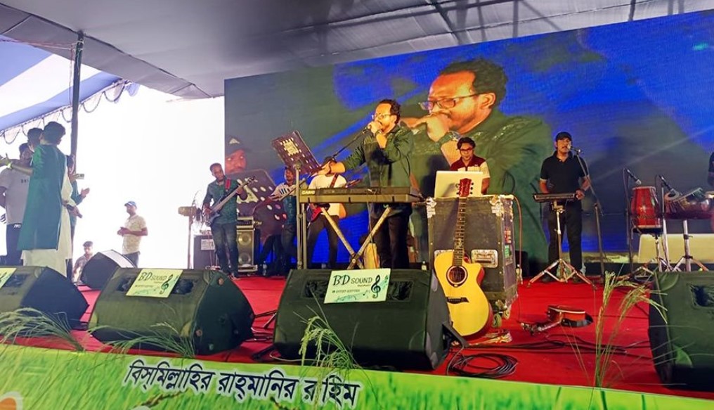 রাজশাহী মহানগর বিএনপির সম্মেলনে গান গাইলেন পলকের ভগিনীপতি