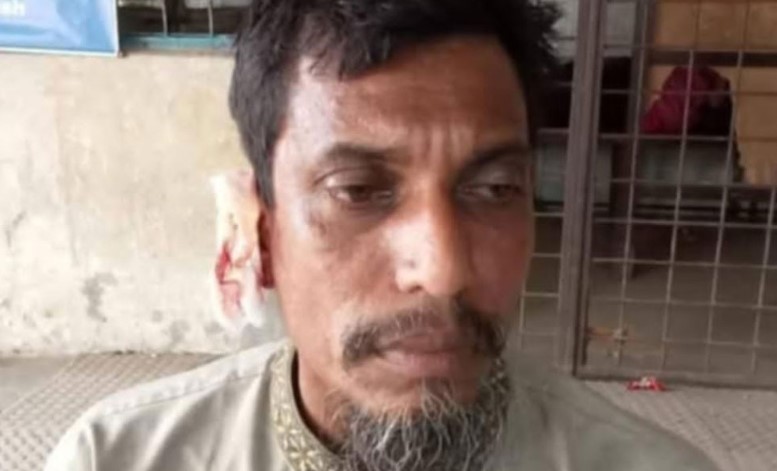 কুষ্টিয়ায় বাকিতে সিগারেট না দেওয়ায় দোকানদারের কান কামড়ে ছিঁড়ে দিলো যুবক