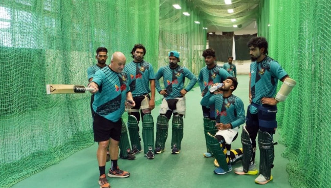টাইগারদের পাওয়ার হিটিংয়ে দুর্বলতা: সমাধান নিয়ে এসেছেন জুলিয়ান উড