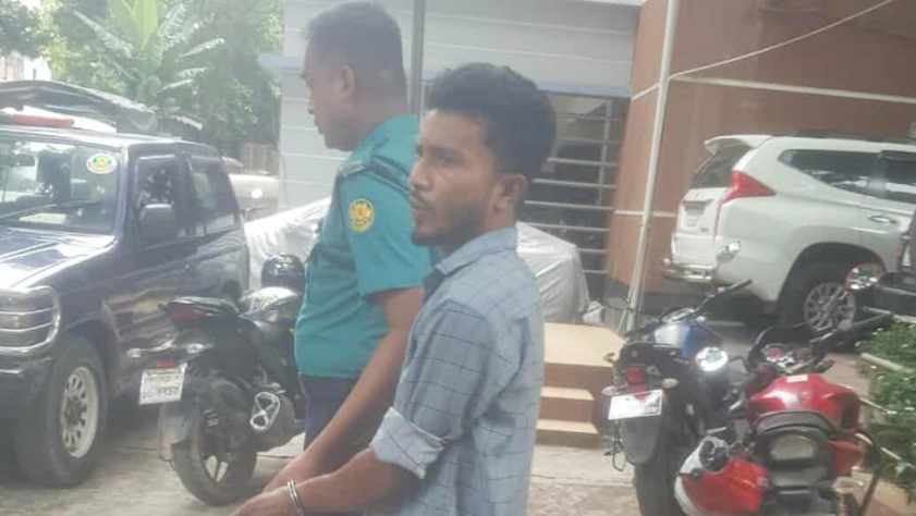 ৩২ নম্বরে ফুল দেওয়া সেই রিকশাচালক এবার জুলাই মামলায় কারাগারে