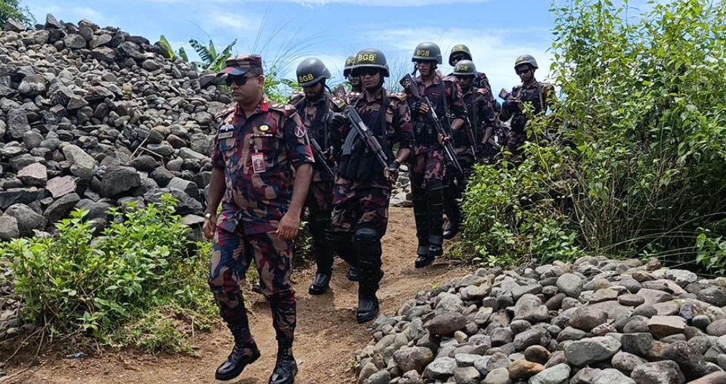বিজিবির অভিযানে জব্দ ২ লাখ ঘনফুট কালোপাথর, পাচারের চেষ্টা ব্যর্থ