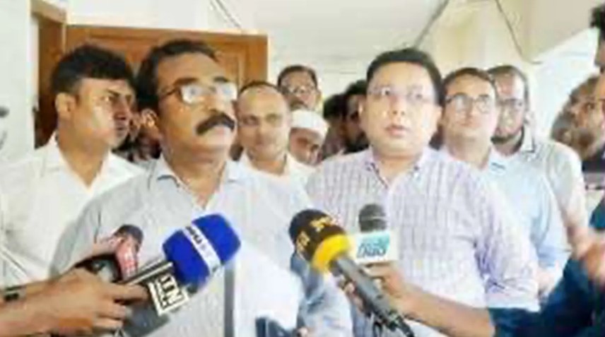 সিলেটের সাদাপাথরে পাথর লুটকারীদের পূর্ণাঙ্গ তালিকা প্রকাশ করবে প্রশাসন
