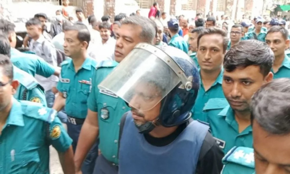 এক মুজিব লোকান্তরে, লক্ষ মুজিব ঘরে ঘরে: আদালতে জুনায়েদ আহমেদ পলক