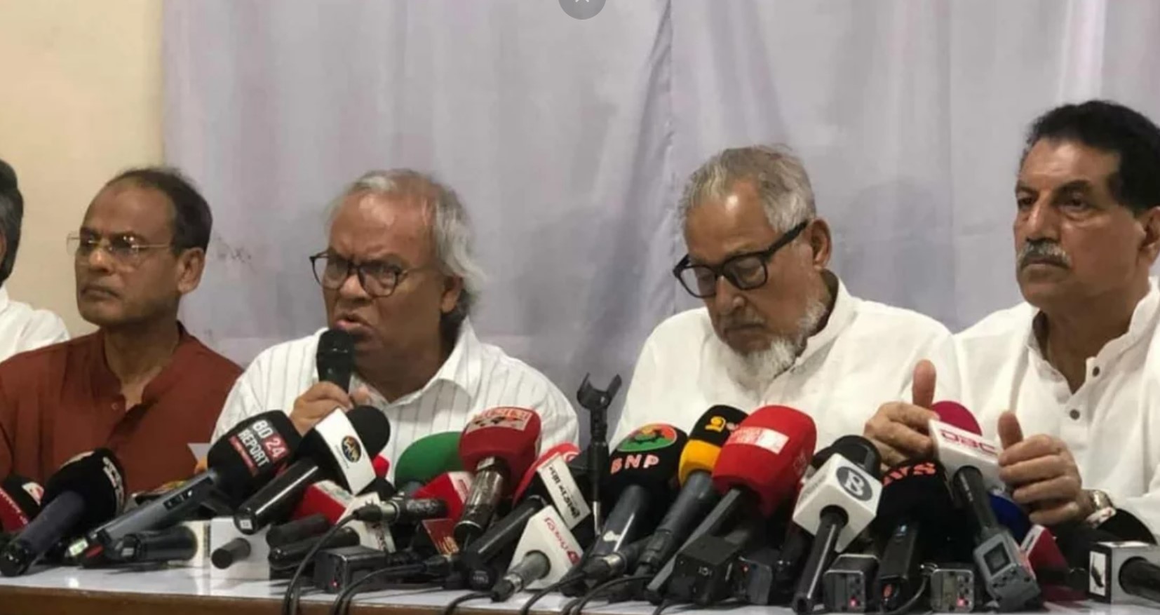 গণতন্ত্র এখনো পুনরুদ্ধার হয়নি: সরকারের বিরুদ্ধে রিজভীর হুঁশিয়ারি