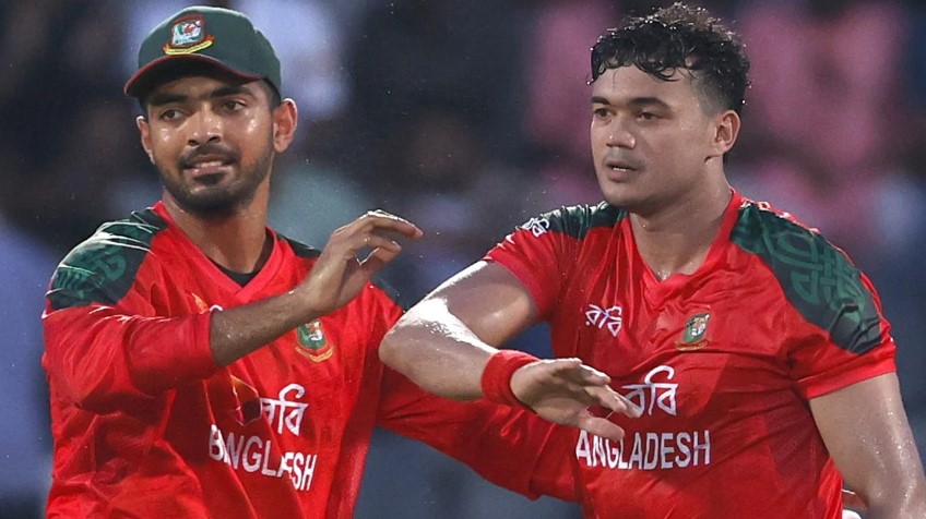 নেদারল্যান্ডসকে ১৩৬ রানে আটকে দিল টাইগাররা