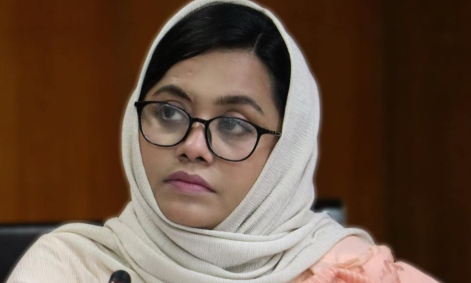 প্রধান উপদেষ্টার বিরুদ্ধে এনসিপি নেত্রীর বিস্ফোরক মন্তব্য