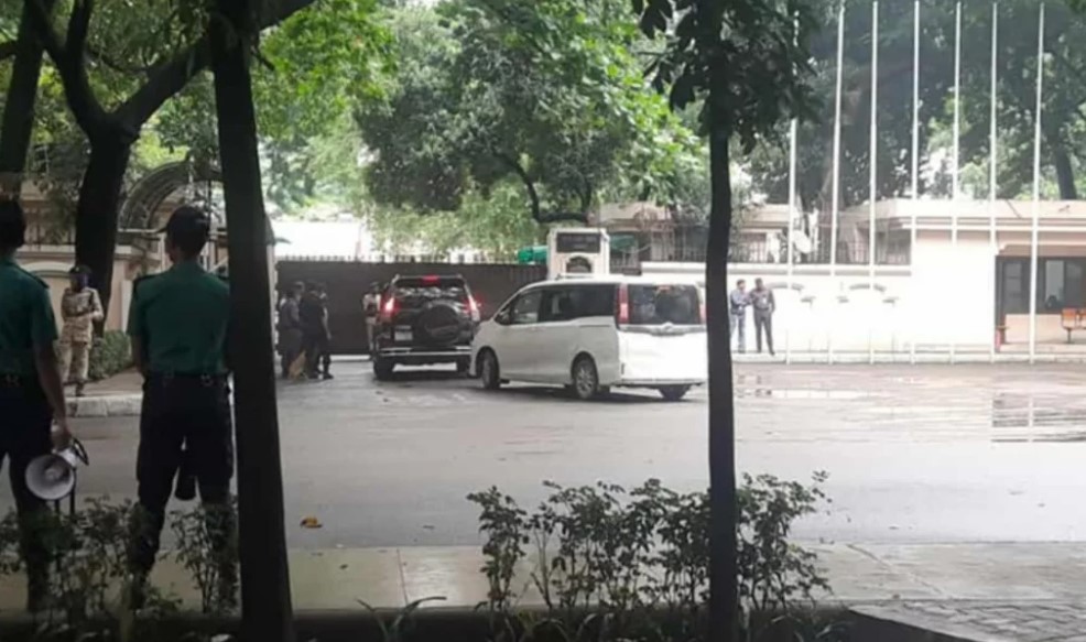 প্রধান উপদেষ্টার বাসভবনে জামায়াত: নির্বাচনকে সামনে রেখে গুরুত্বপূর্ণ বৈঠক
