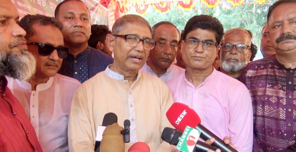 তারেক রহমানের দেশে ফেরা নিয়ে নতুন ঘোষণা দিলেন আহমেদ আযম খান