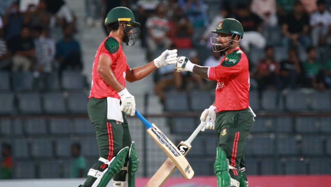 লিটনের ব্যাটে ঝড়, শেষ টি-টোয়েন্টিতে দারুণ শুরু বাংলাদেশের