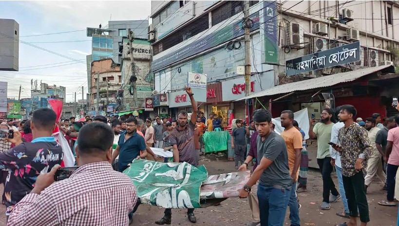 খুলনায় জাতীয় পার্টির অফিস ভাঙচুর