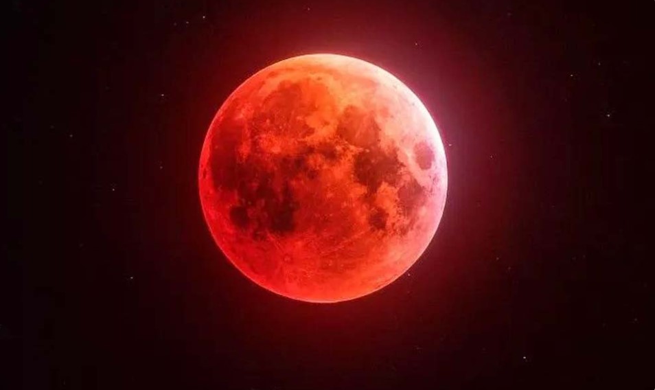 ৭ সেপ্টেম্বর আকাশে চোখ রাখুন: দেখা মিলবে দীর্ঘস্থায়ী চন্দ্রগ্রহণের