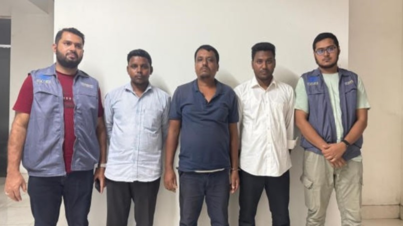 চাকরির প্রলোভনে কোটি টাকা হাতিয়ে ৩ প্রতারক গ্রেপ্তার
