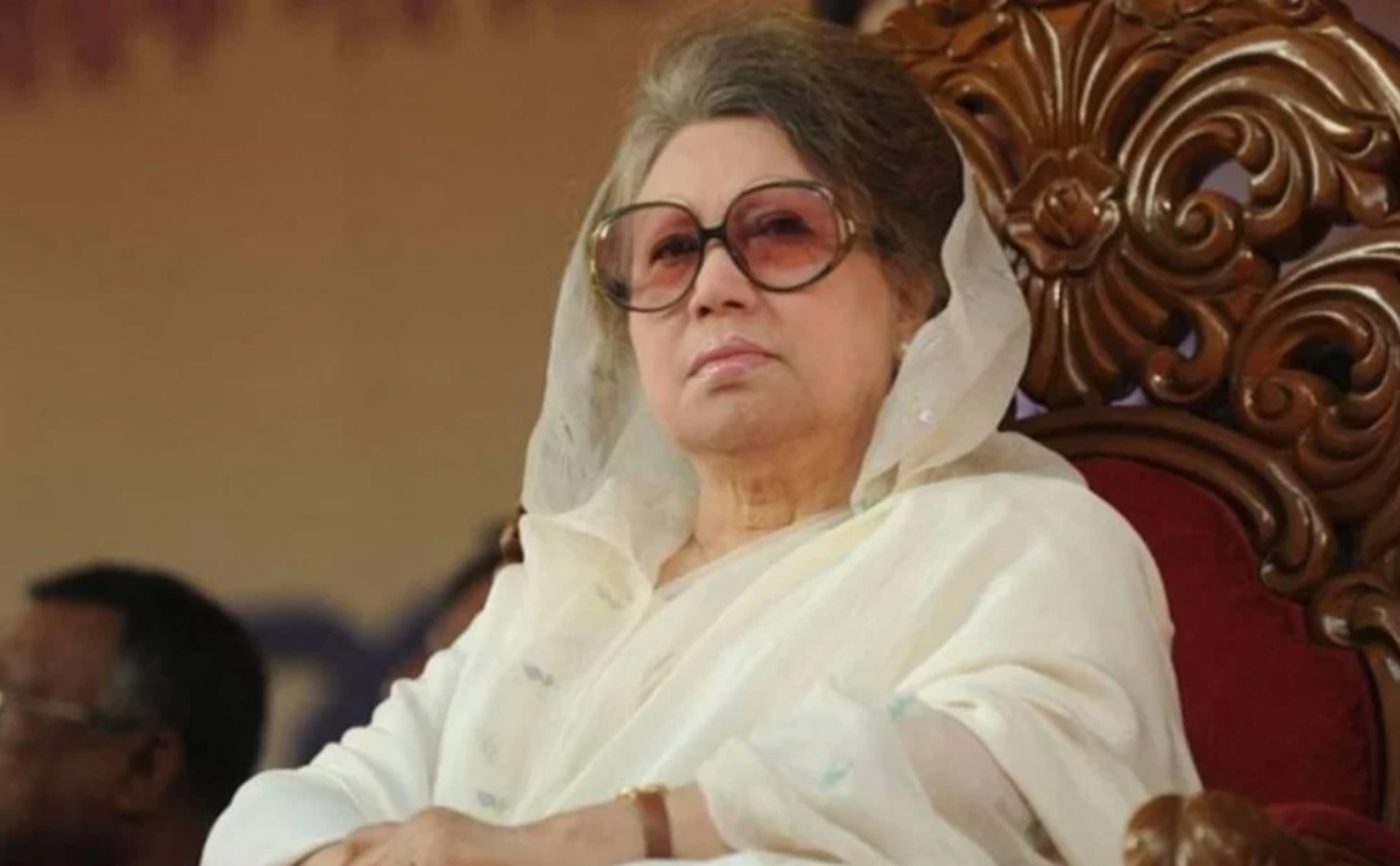 খালেদা জিয়ার অসুস্থতার নাম ভাঙিয়ে ১৫ কোটি টাকা চাঁদাবাজি