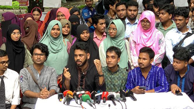 ৯০৩ প্রার্থী প্রতিদ্বন্দ্বিতায়, ১১টি প্যানেল নিয়ে উত্তেজনায় রাকসু নির্বাচন