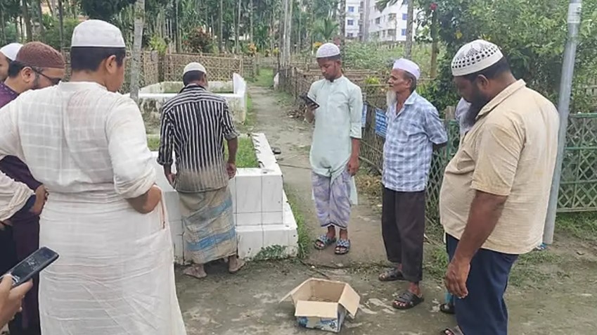 দাফনের সময় নড়ে উঠল নবজাতক, চাঞ্চল্যকর ঘটনার ভিডিও ভাইরাল