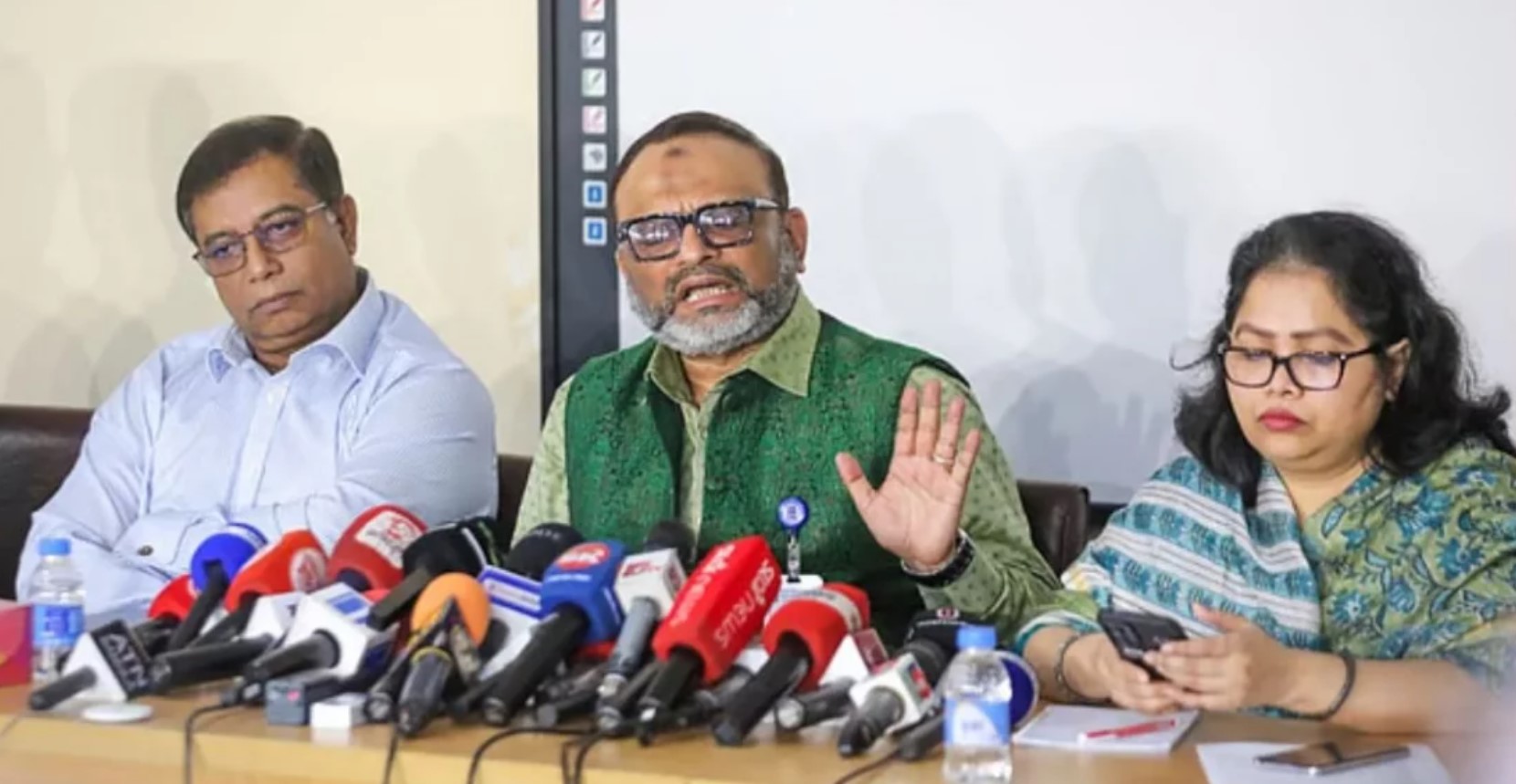 নীলক্ষেতে ডাকসুর ব্যালট ছাপানোর কথা স্বীকার করলেন উপাচার্য