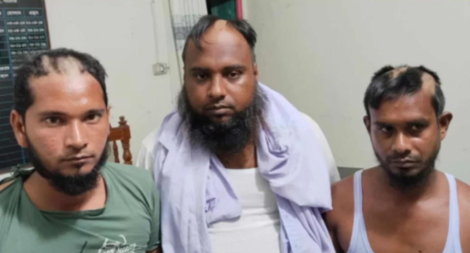 নাটোর: মাদ্রাসার টাকা তুলতে গিয়ে গণপিটুনির শিকার তিন খাদেম